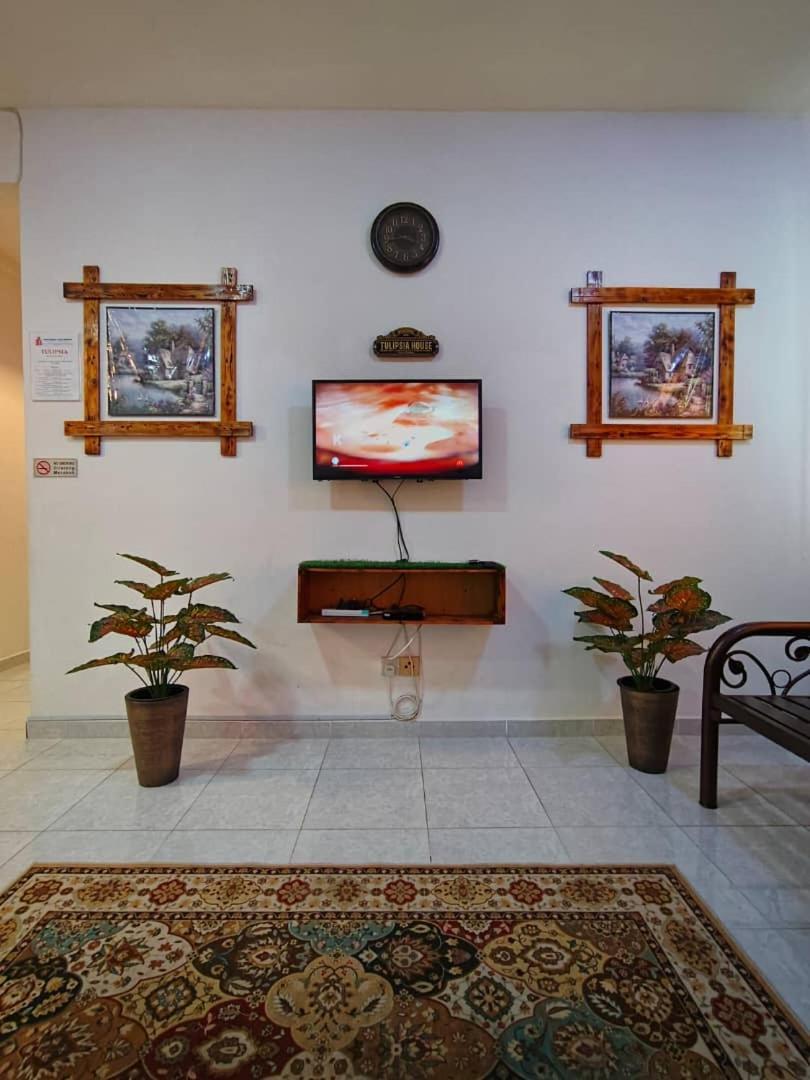 Homestay Budget Kuala Terengganu Tulipsia House Exterior foto