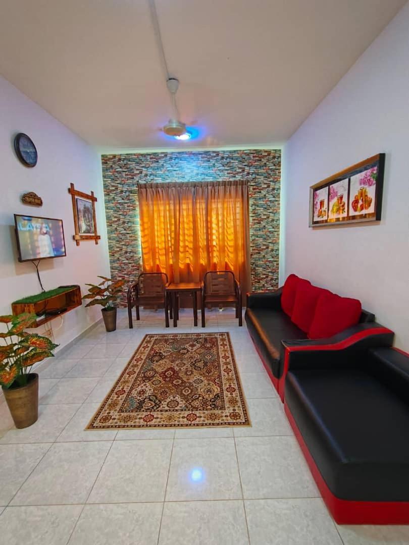 Homestay Budget Kuala Terengganu Tulipsia House Exterior foto