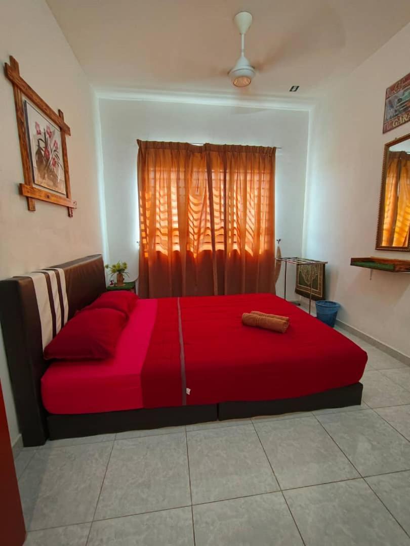 Homestay Budget Kuala Terengganu Tulipsia House Exterior foto